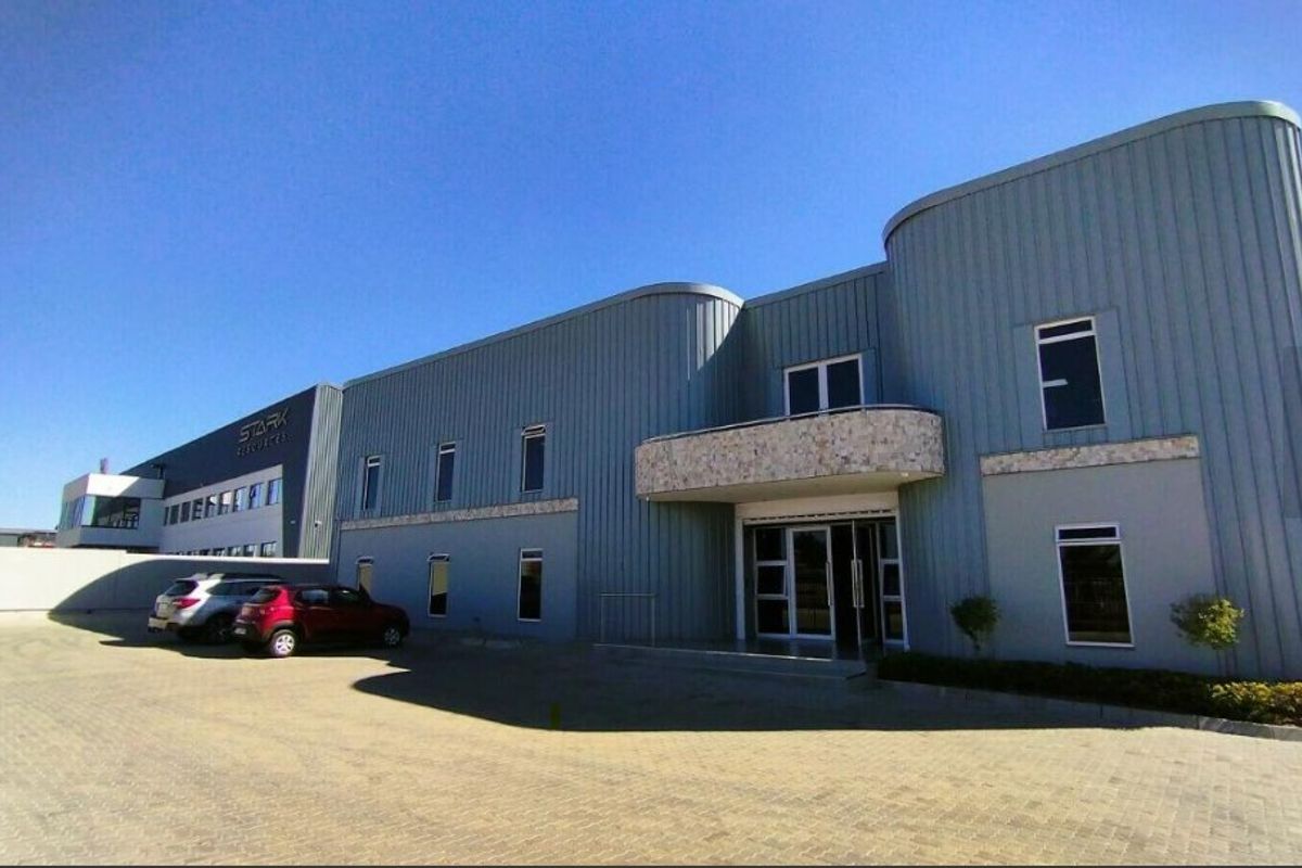 2306m2 warehouse FOR SALE at 24 856 550.00 plus vat - Photo 2