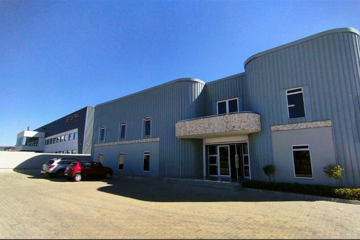 2306m2  Warehouse  - TO LEASE - Photo 2