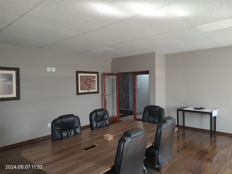 2306m2  Warehouse  - TO LEASE - Photo 7