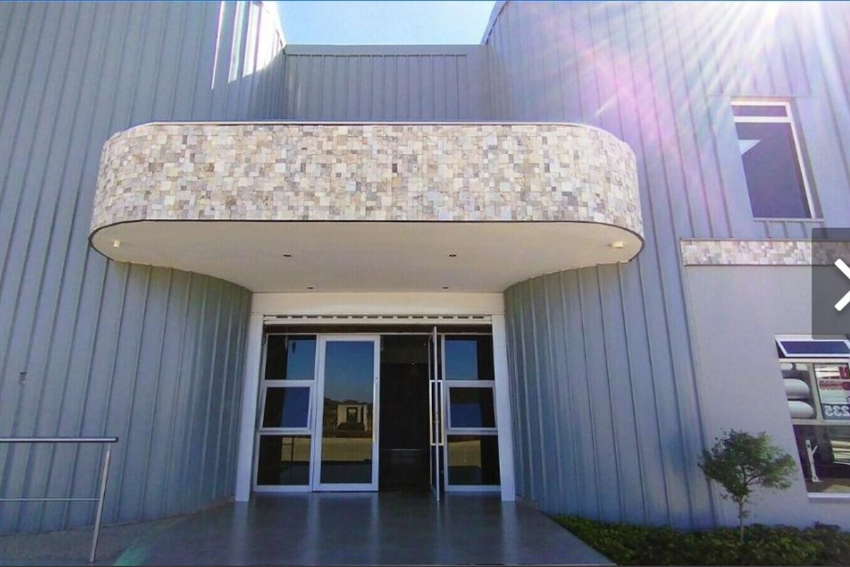 2306m2  Warehouse  - TO LEASE - Photo 3
