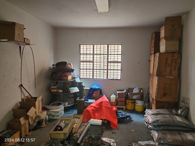 872m2 warehouse FOR SALE - Photo 7