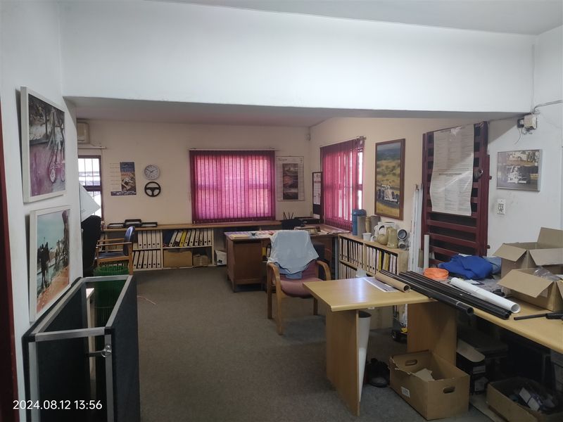 872m2 warehouse FOR SALE - Photo 4
