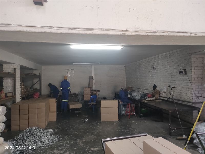 872m2 warehouse FOR SALE - Photo 10