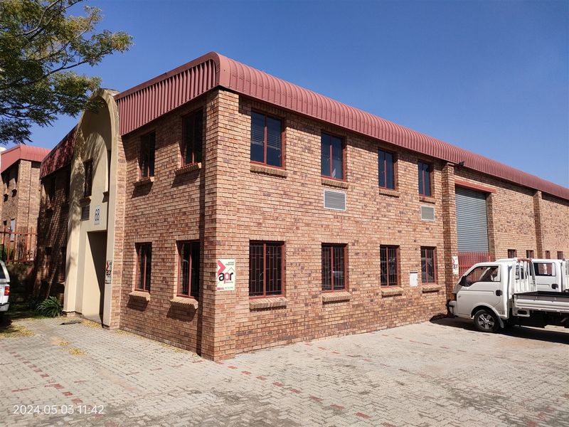 504m2  Warehouse  - TO LEASE - Photo 10