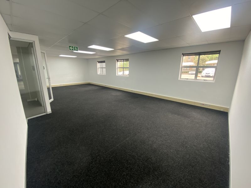 Modern Office Space with Backup Power & Water | Riverview Office Park, Midrand - Photo 3