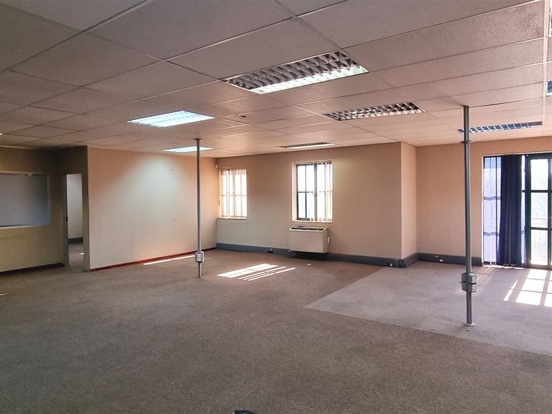 Office space to let in La Rocca Office Park - Photo 4