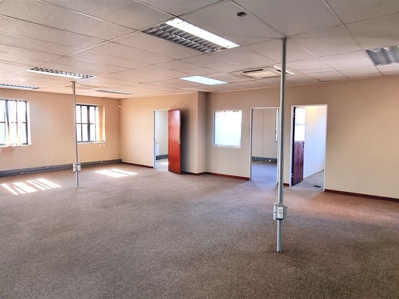 Office space to let in La Rocca Office Park - Photo 3