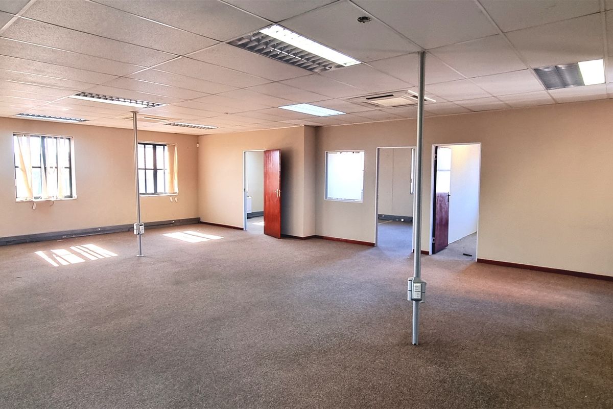 Office space to let in La Rocca Office Park - Photo 3