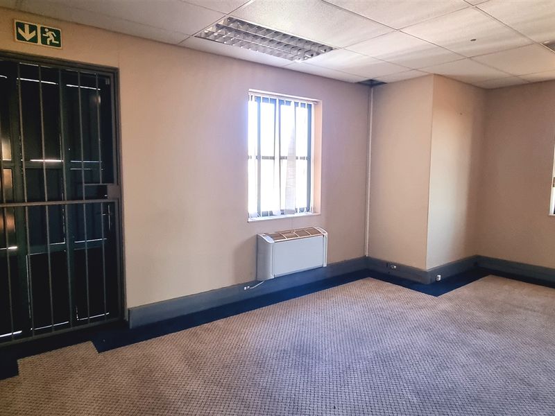 Office space to let in La Rocca Office Park - Photo 6