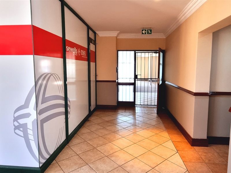 Office space to let in La Rocca Office Park - Photo 2