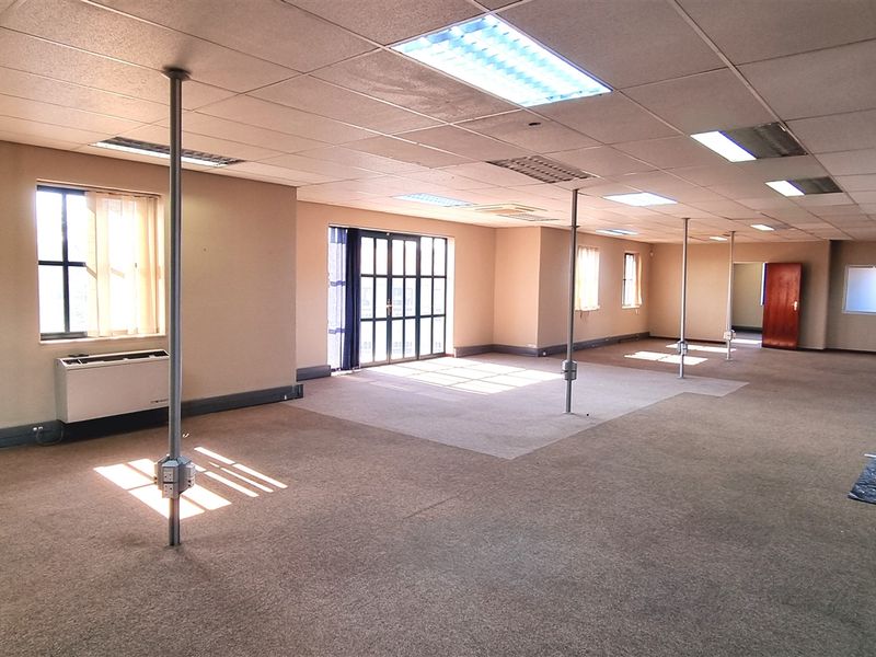 Office space to let in La Rocca Office Park - Photo 7