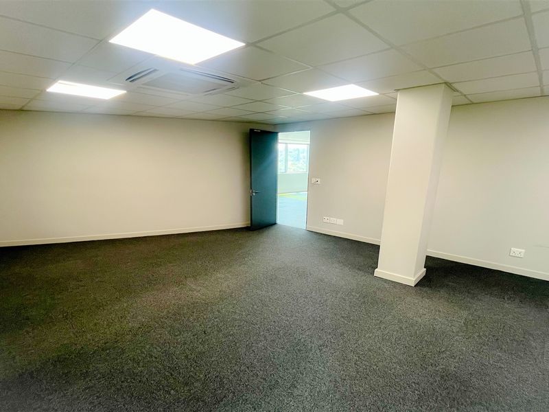 Office space to let in Waverley - Photo 8