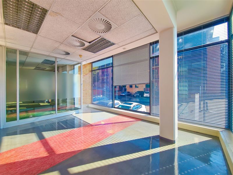 566m2 Modern Office to Let in Constania Kloof - Photo 7