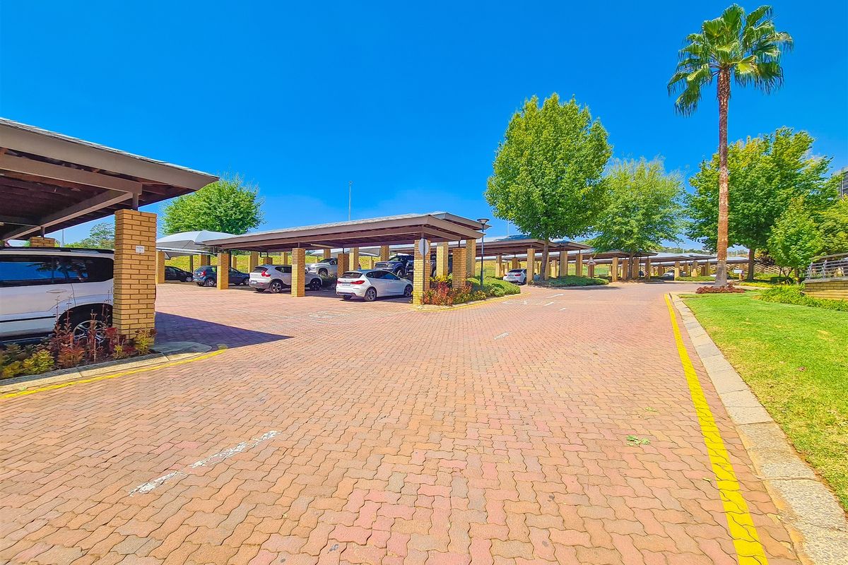 1218m2 Office to Let in Constantia Office Park - Photo 4