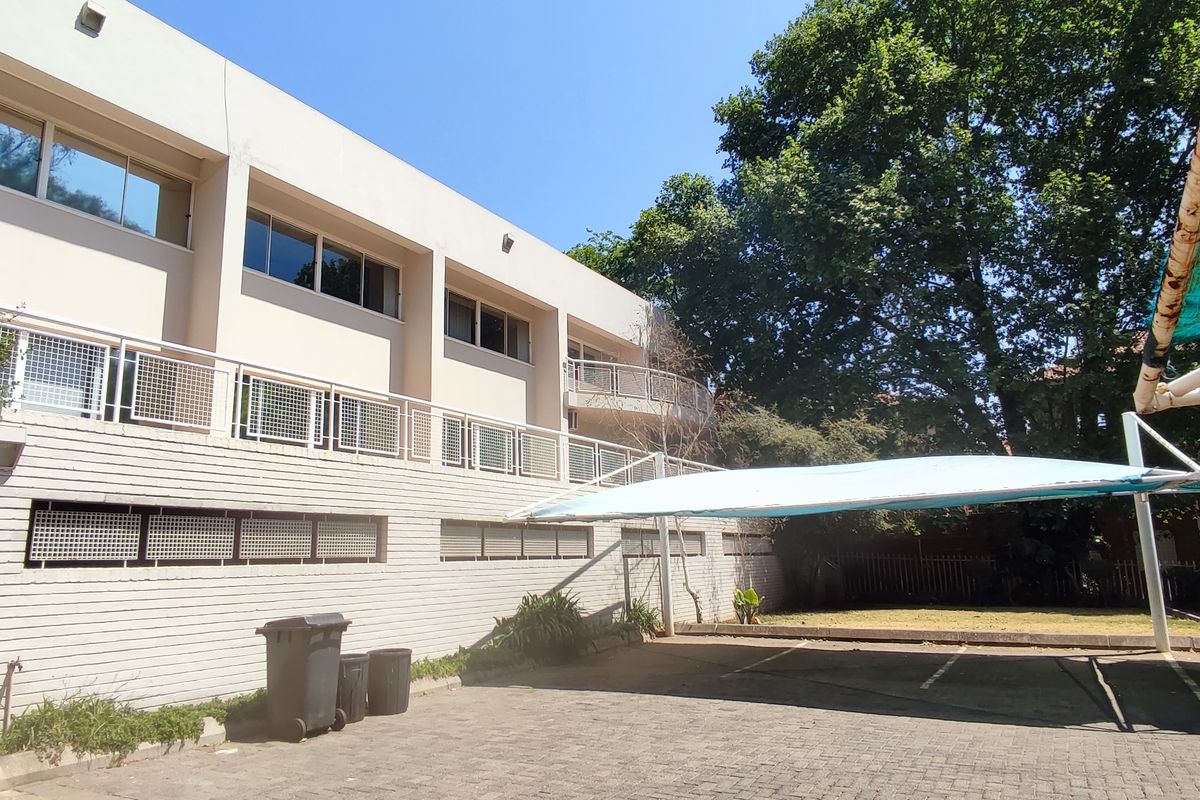 Offices for sale in Parktown - Photo 2