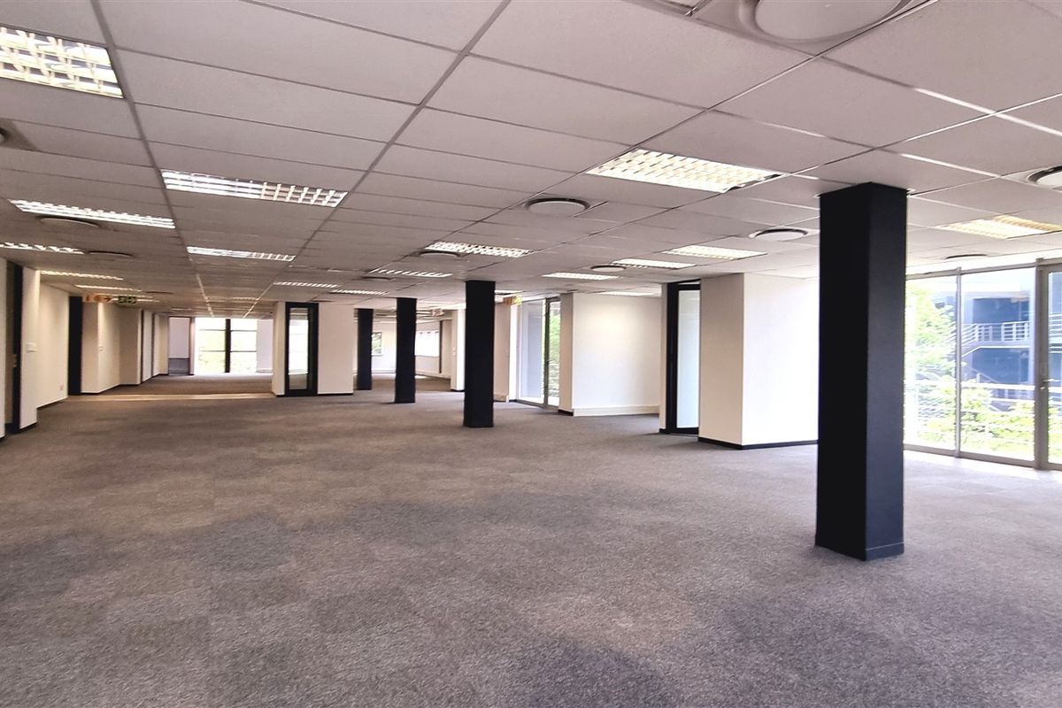 Office space to let on the 1st floor in Bally Oaks Office Park - Photo 2