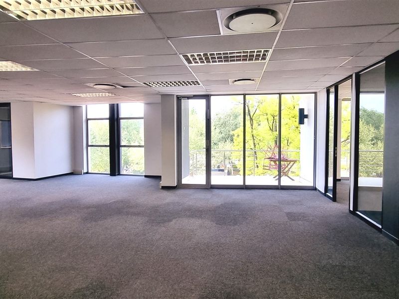 Office space to let on the 1st floor in Bally Oaks Office Park - Photo 5