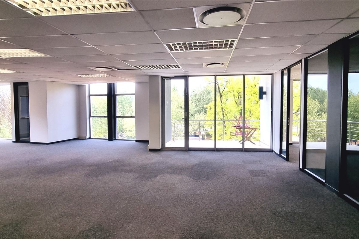 Office space to let on the 1st floor in Bally Oaks Office Park - Photo 5