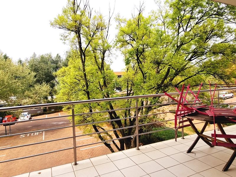 Office space to let on the 1st floor in Bally Oaks Office Park - Photo 8