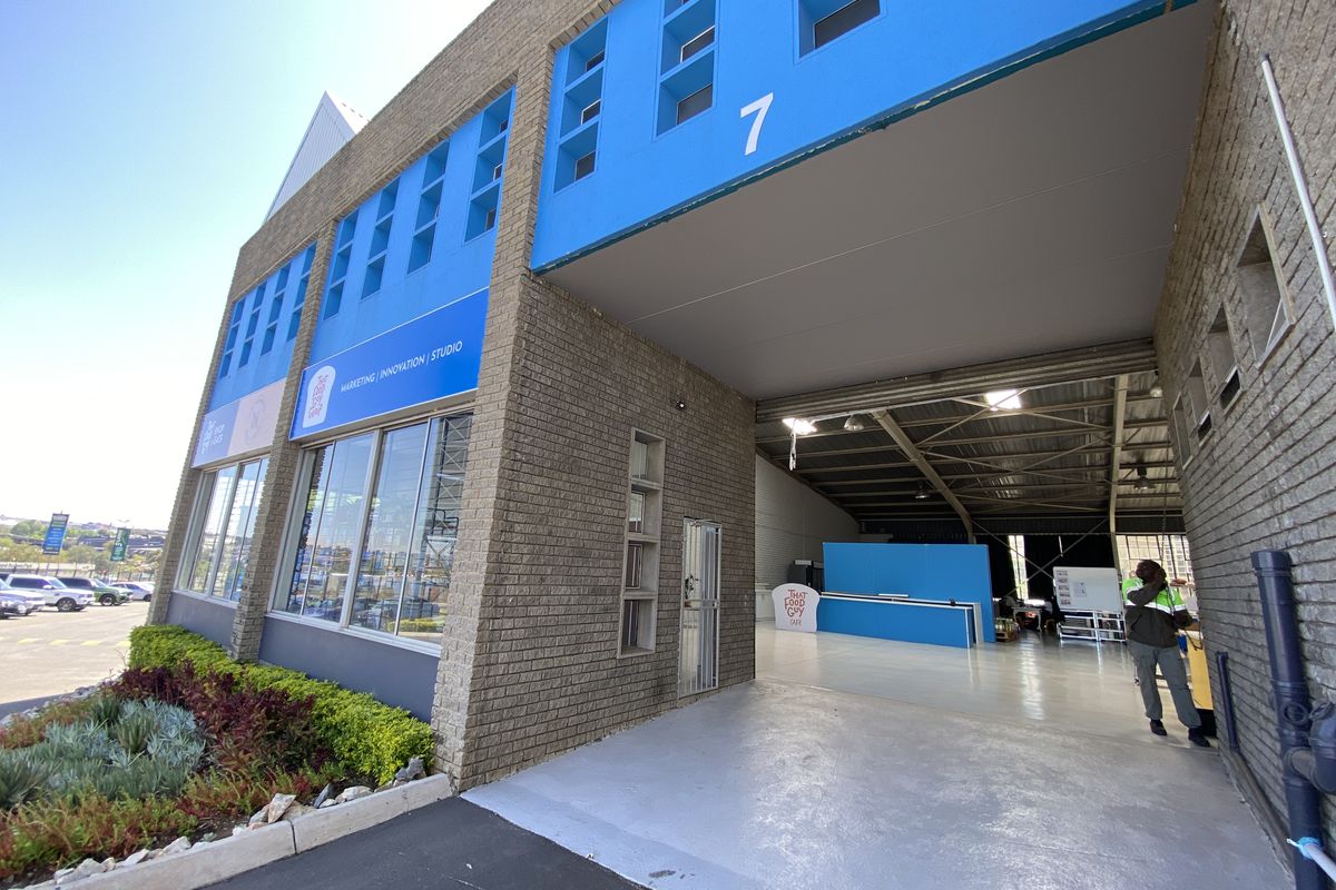 Newly Renovated Unit Available - Photo 2