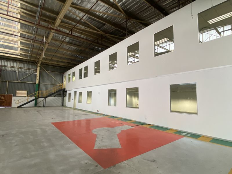 Premium Warehouse and Office Space for Lease in Prime Halfway House Location - Photo 3