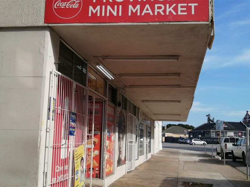 Prime 1035m2 Business Centre for sale in Richmond Hill, Port Elizabeth — ideal for investment - Photo 5