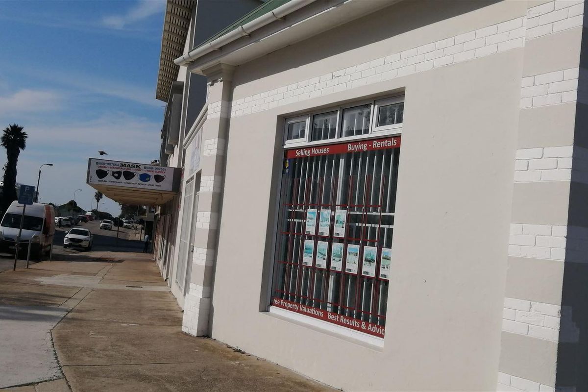 Prime 1035m2 Business Centre for sale in Richmond Hill, Port Elizabeth — ideal for investment - Photo 4