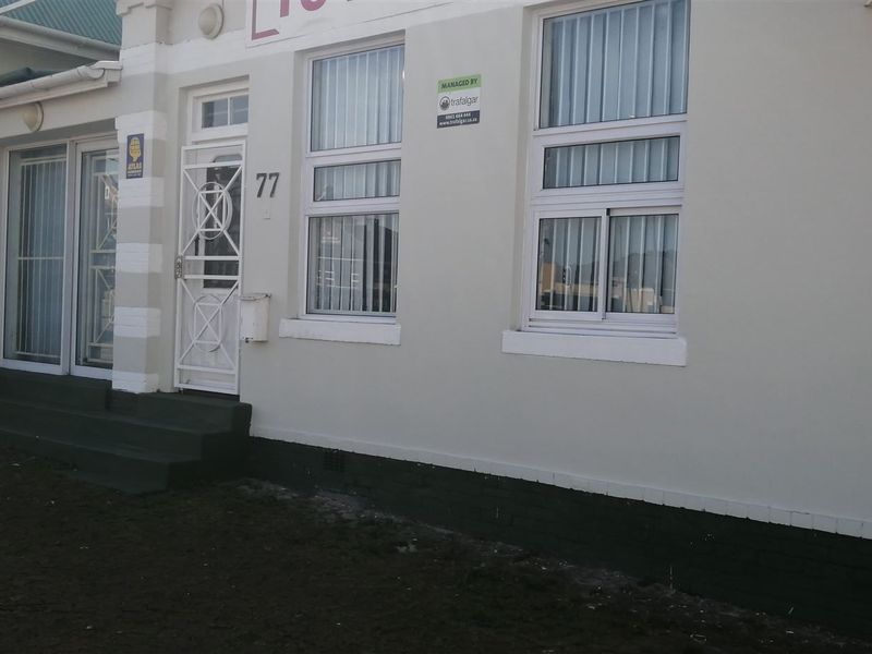 Prime 1035m2 Business Centre for sale in Richmond Hill, Port Elizabeth — ideal for investment - Photo 9