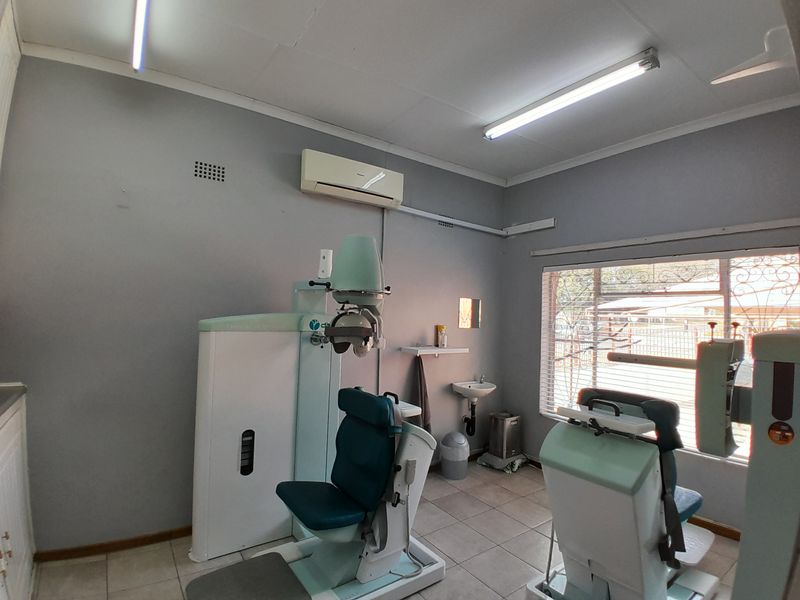 Premium Corner Location - Photo 9