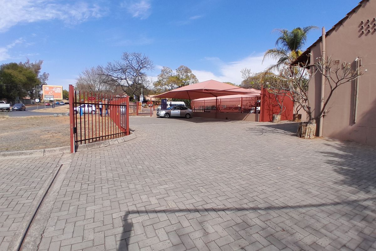 Premium Corner Location - Photo 4