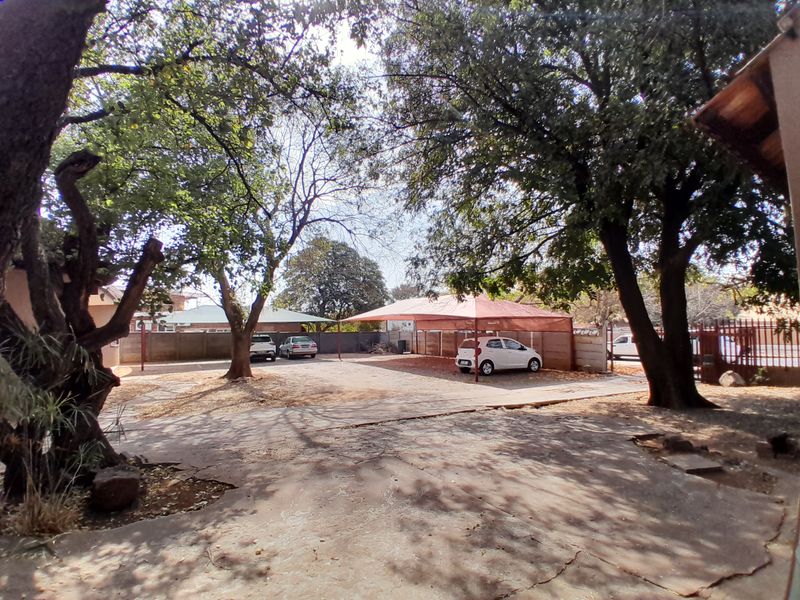 Premium Corner Location - Photo 3