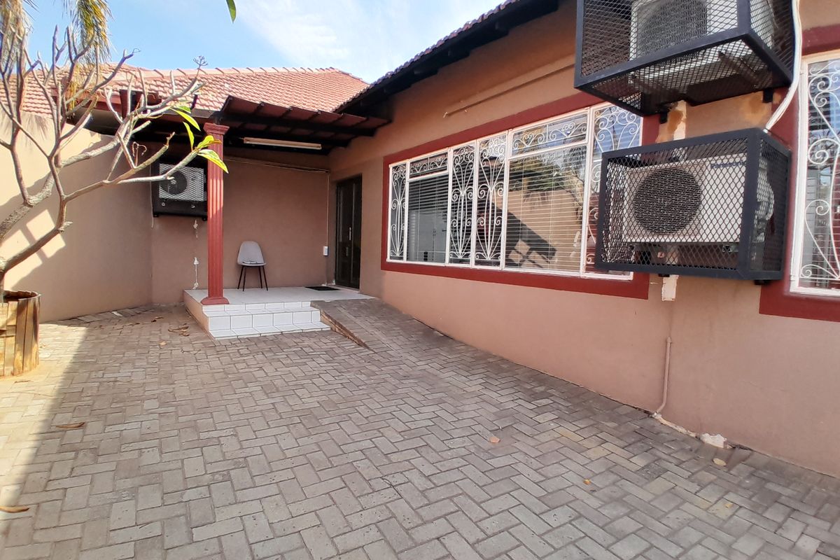 Premium Corner Location - Photo 5