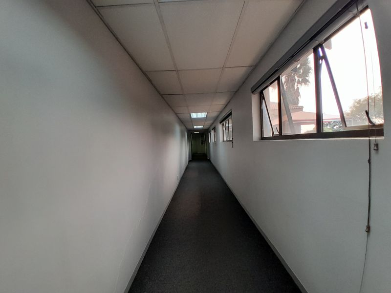 First-Class Building - Photo 9