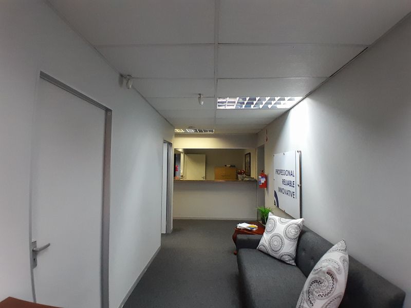 First-Class Building - Photo 7