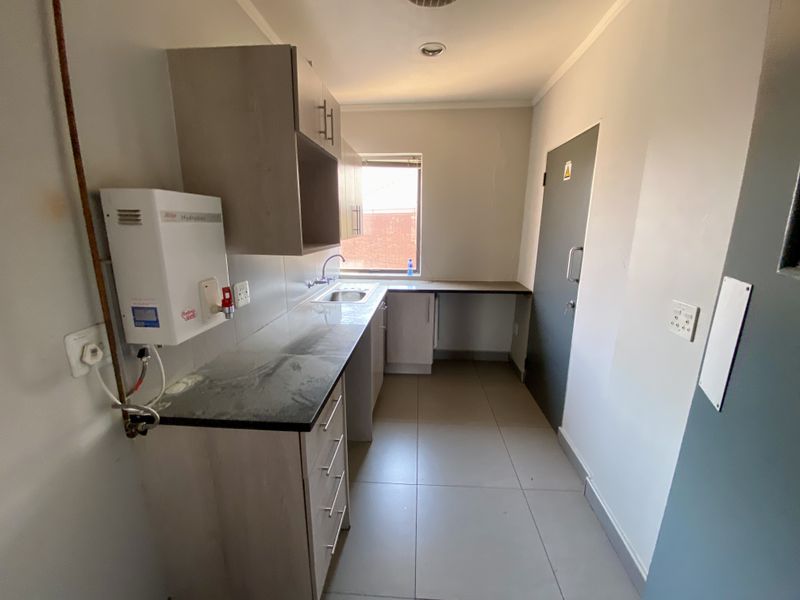 Freestanding, beautiful large offices and smaller warehouse for sale and lease. - Photo 7