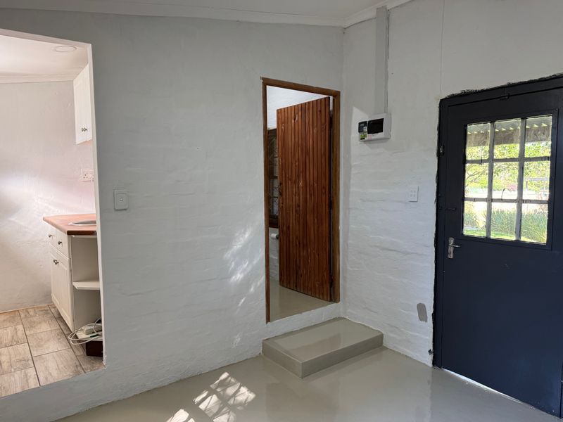 Charming Office Space in Prime Hilton Location - Photo 3