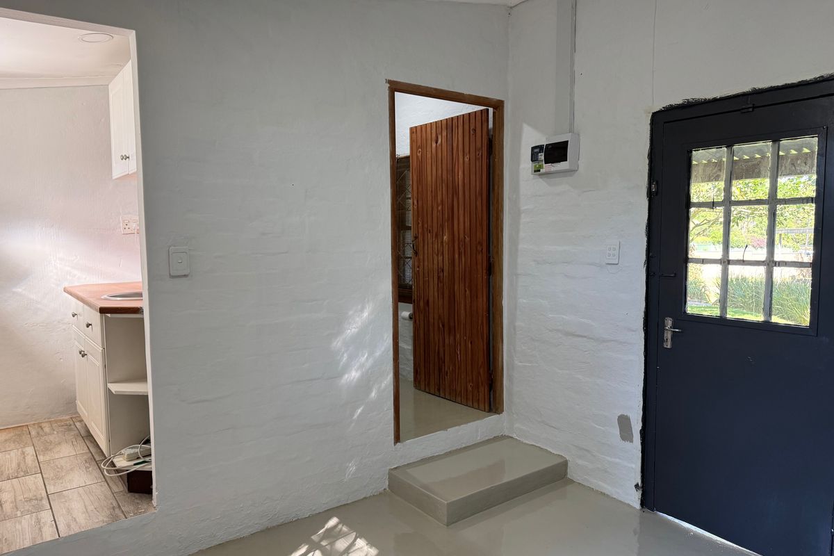 Charming Office Space in Prime Hilton Location - Photo 3