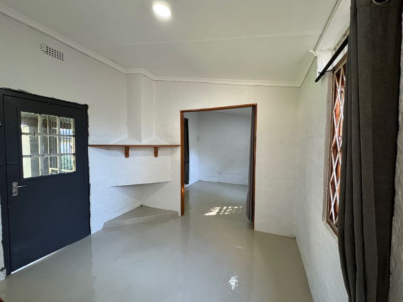 Charming Office Space in Prime Hilton Location - Photo 2