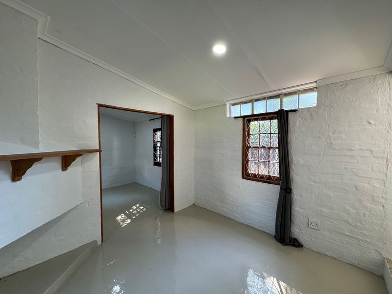 Charming Office Space in Prime Hilton Location - Photo 4