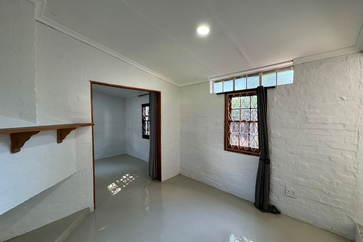 Charming Office Space in Prime Hilton Location - Photo 4