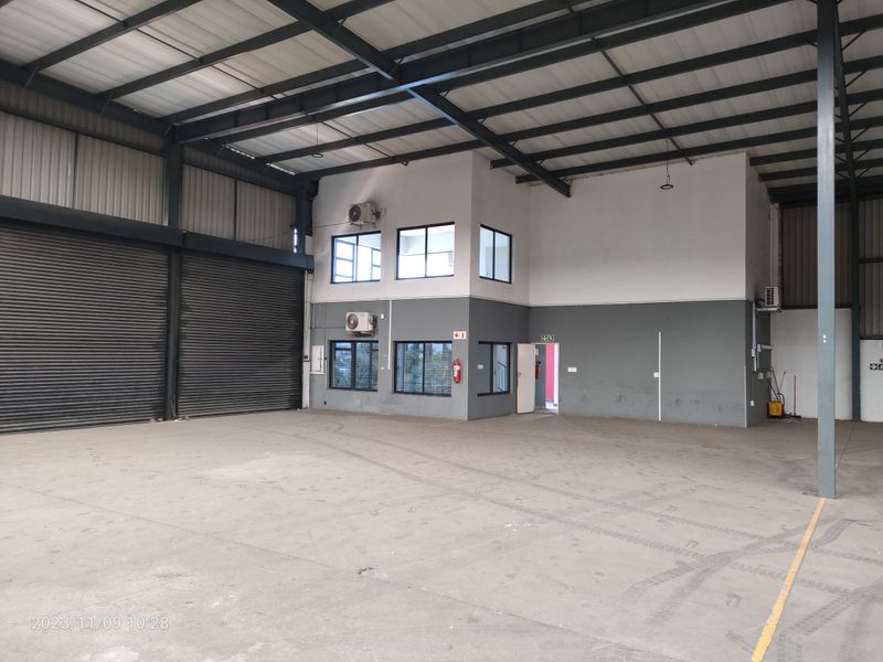 2440m2 warehouse FOR SALE - R22 000 000.00 plus vat - Photo 8