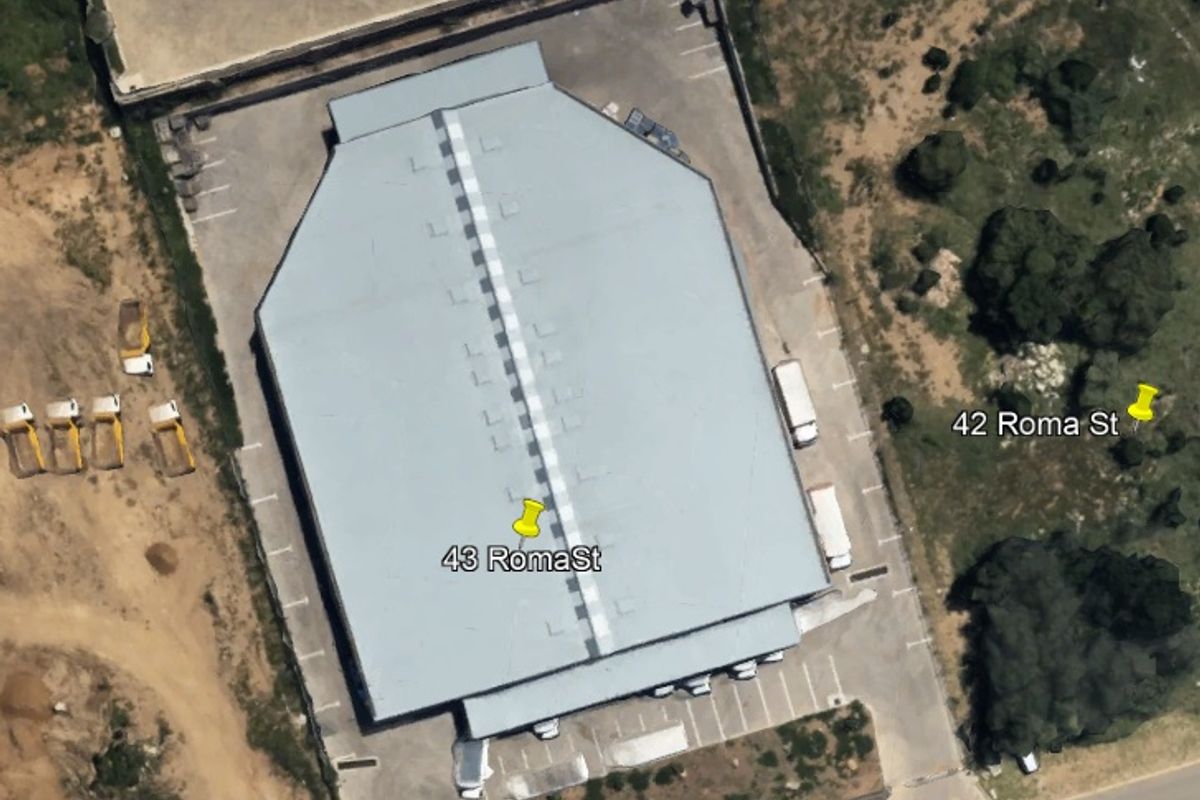 2440m2 warehouse FOR SALE - R22 000 000.00 plus vat - Photo 2