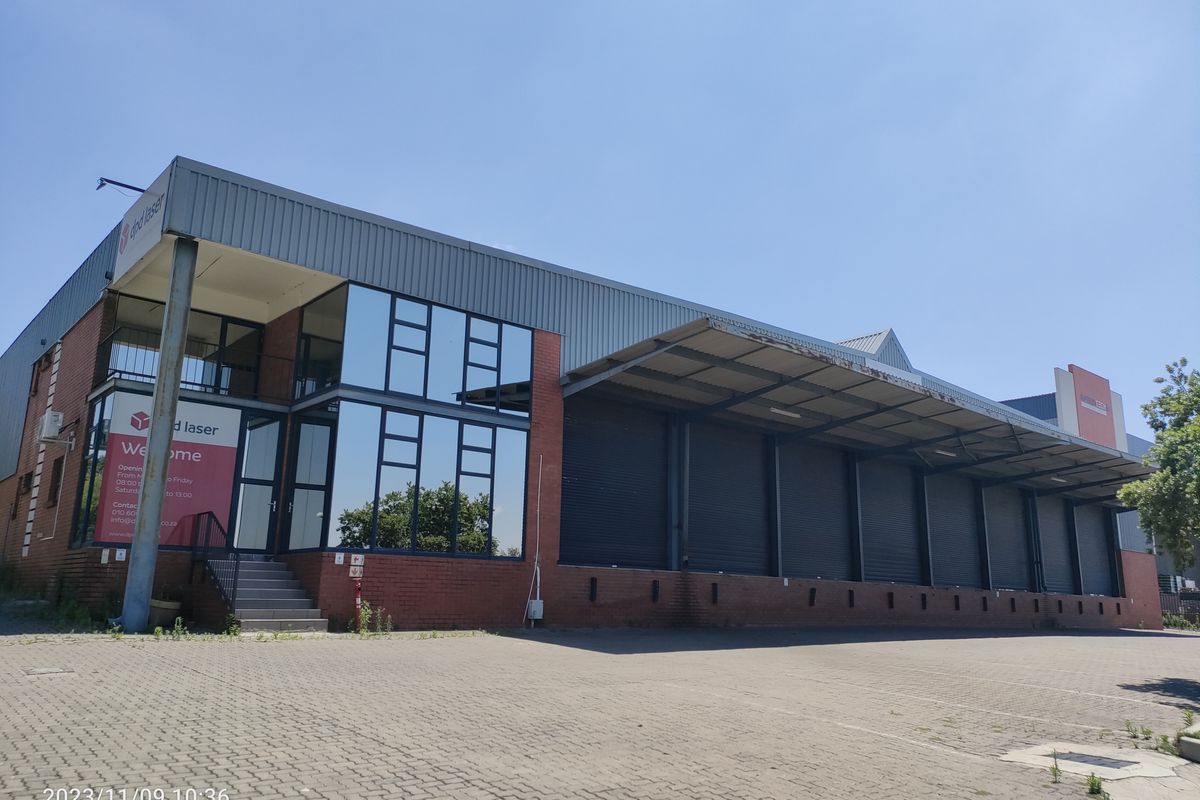 2440m2 warehouse FOR SALE - R22 000 000.00 plus vat - Photo 4