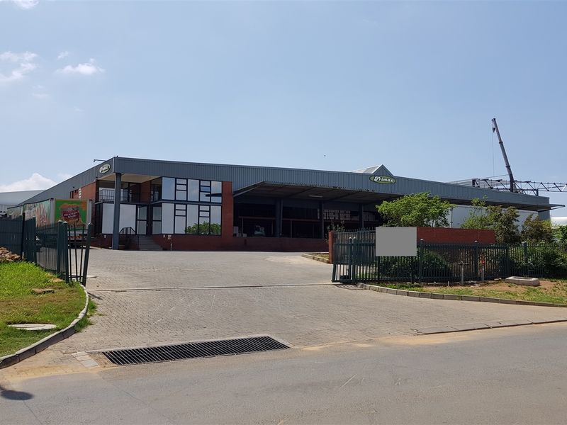 2440m2 warehouse FOR SALE - R22 000 000.00 plus vat - Photo 3
