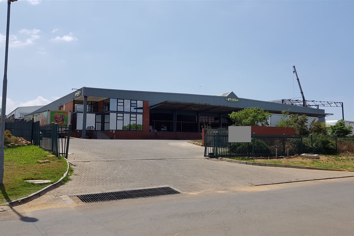 2440m2 warehouse FOR SALE - R22 000 000.00 plus vat - Photo 3