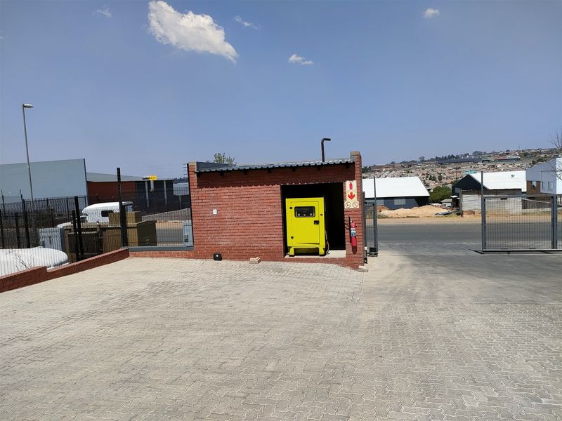 3234m2 warehouse FOR SALE -R32 000 000 plus vat or for Lease - Photo 10