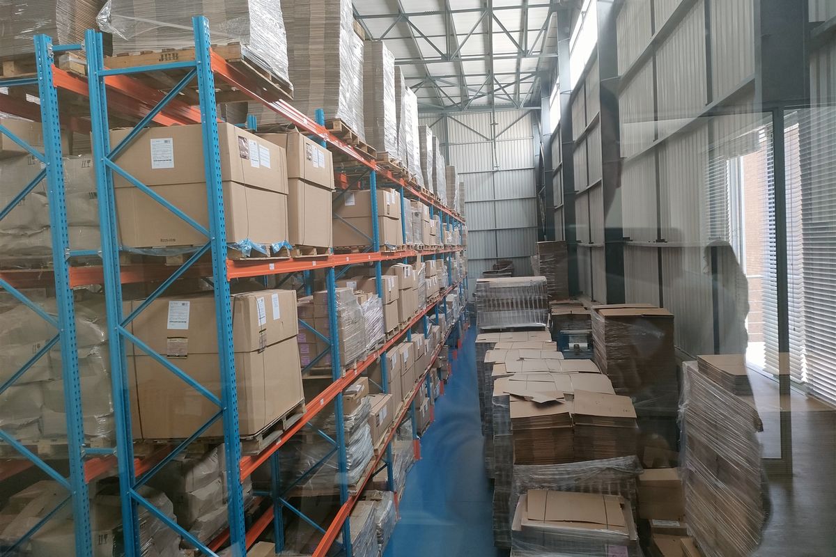 3234m2 warehouse FOR SALE -R32 000 000 plus vat or for Lease - Photo 3