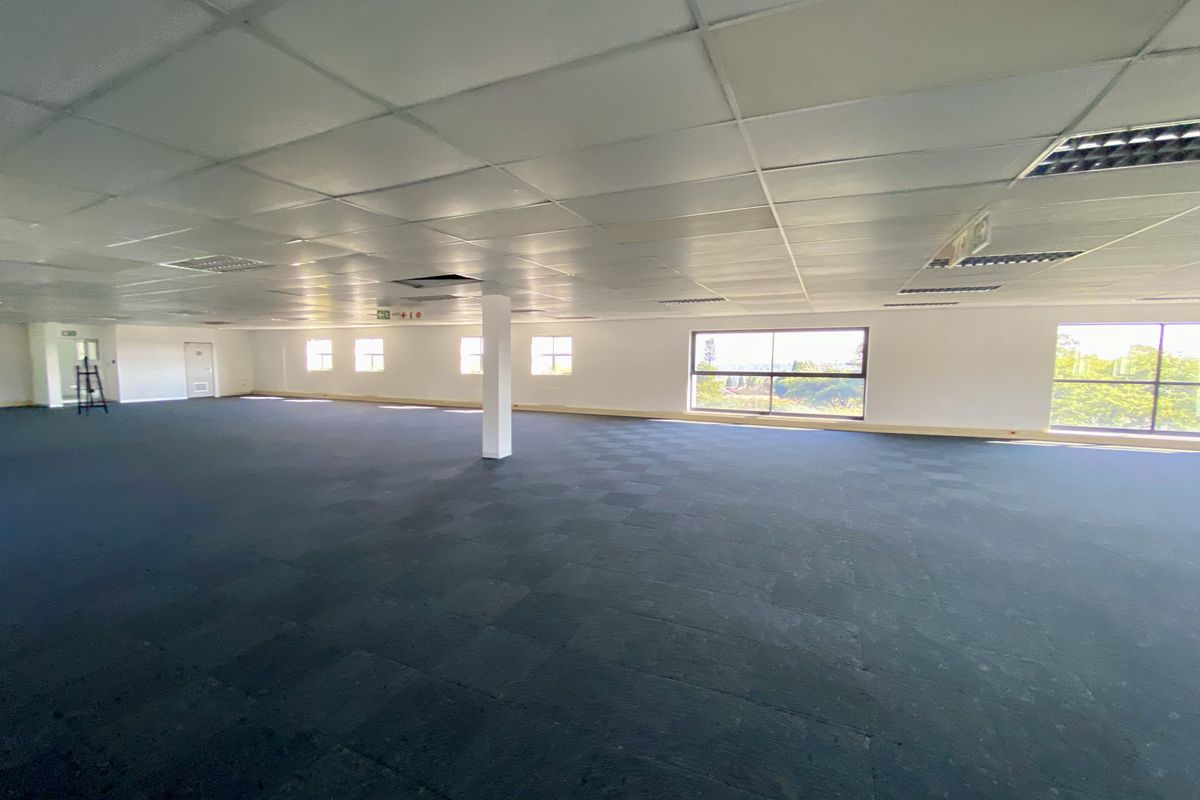 586m2 fitted unit at 1 River Road in Riverview Office Park. - Photo 4