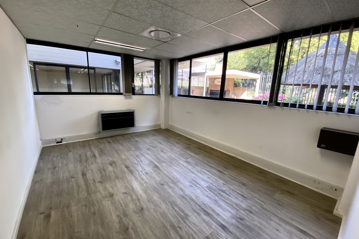 Fully Fitted Large, fantastic office space available at 162 Tonetti Street, Halfway House. - Photo 4