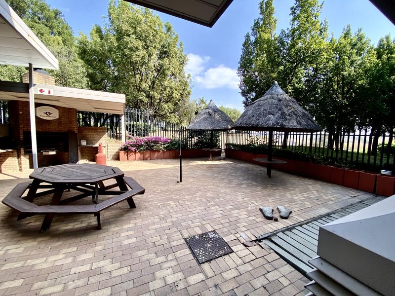 Fully Fitted Large, fantastic office space available at 162 Tonetti Street, Halfway House. - Photo 1